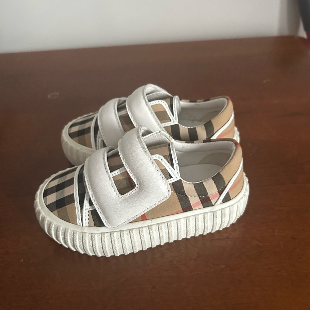 Kids Burberry sneakers size 24 - Picture 6 of 8